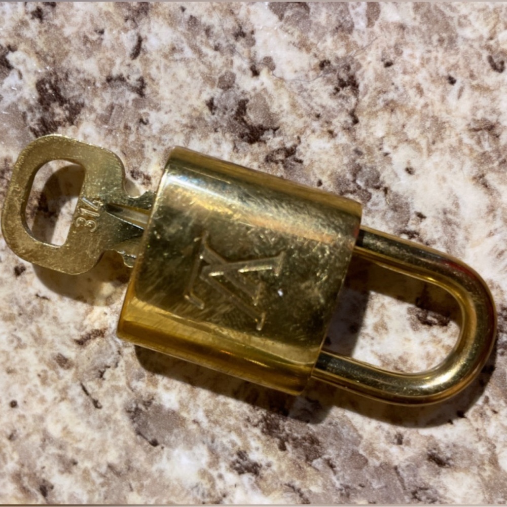 LV Lock & Key #314 - Picture 3 of 6